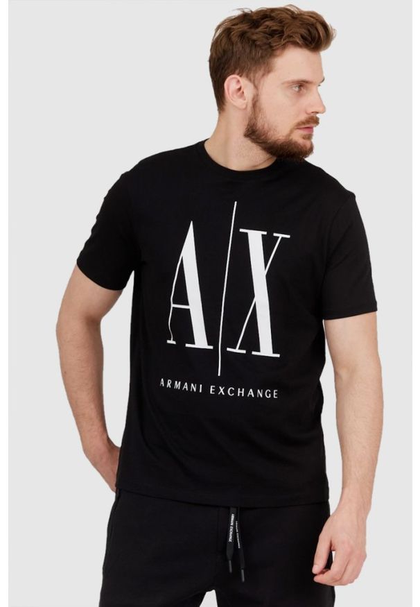 Armani Exchange - ARMANI EXCHANGE Czarny t-shirt męski z dużym logo. Kolor: czarny. Materiał: prążkowany