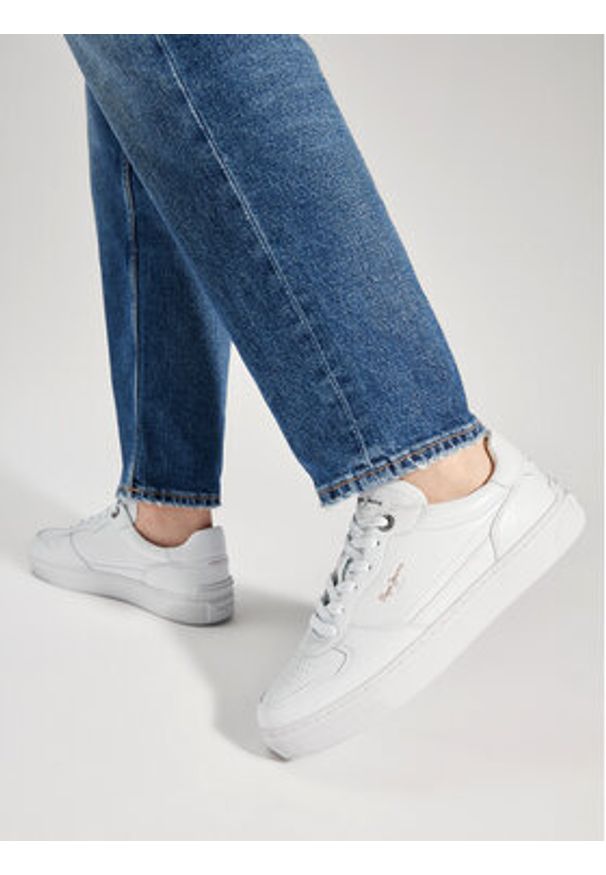 Pepe Jeans Sneakersy Camden Class M PMS00009 Biały. Kolor: biały. Materiał: skóra