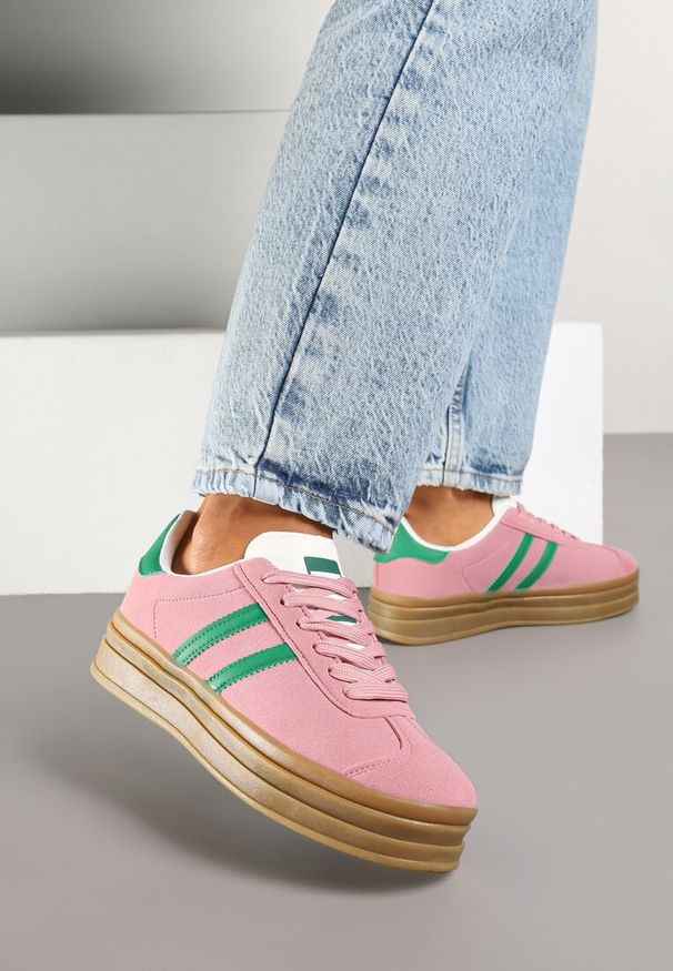 Renee - Ciemnoróżowe Klasyczne Sneakersy na Niewysokiej Platformie Terilee. Okazja: na co dzień, na spacer. Kolor: różowy. Materiał: jeans, dresówka. Obcas: na platformie. Sport: turystyka piesza