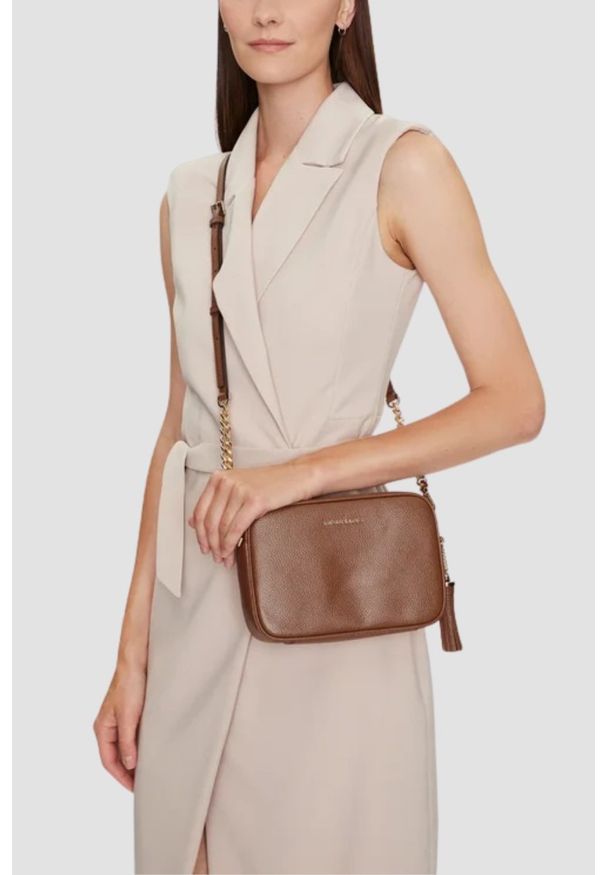 Michael Kors - MICHAEL KORS Brązowa listonoszka ze skóry. Kolor: brązowy. Materiał: skórzane. Styl: elegancki, casual