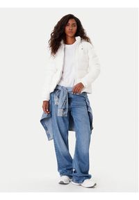 Tommy Jeans Kurtka puchowa Basic DW0DW18312 Biały Slim Fit. Kolor: biały. Materiał: syntetyk