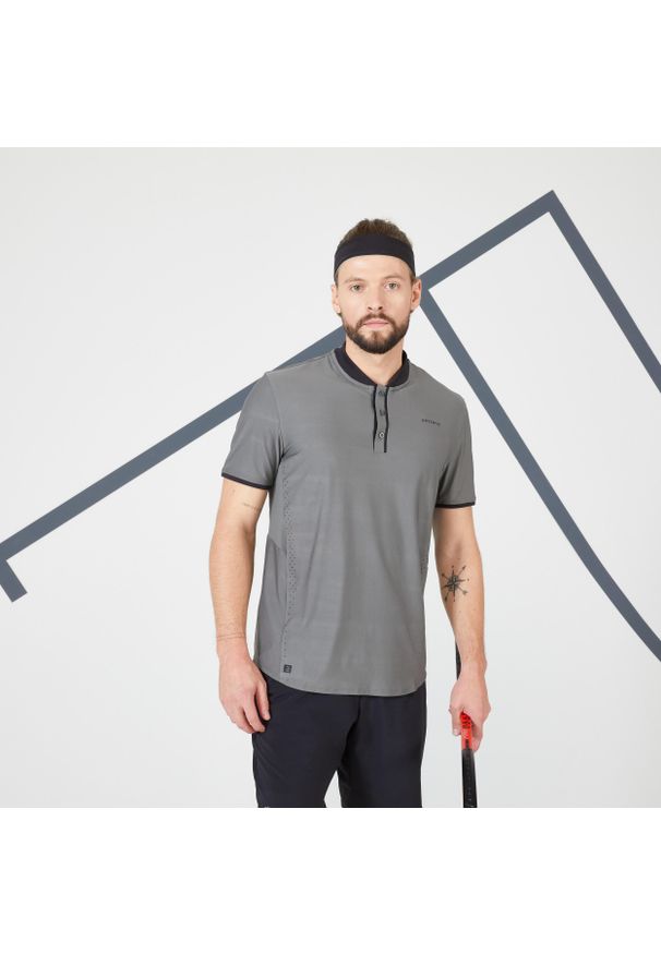 ARTENGO - Koszulka do tenisa z krótkim rękawem męska Artengo TTS DRY+. Kolor: brązowy, szary, wielokolorowy. Materiał: elastan, poliester, materiał. Długość rękawa: krótki rękaw. Długość: krótkie. Sport: tenis