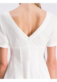 iBlues Sukienka codzienna Norme 72211292 Biały Regular Fit. Okazja: na co dzień. Kolor: biały. Materiał: bawełna. Typ sukienki: proste. Styl: casual #2