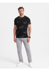 Ombre Clothing - Męskie dresowe spodnie z nogawką bez ściągacza - szare V8. Kolor: szary. Materiał: dresówka. Wzór: aplikacja. Styl: klasyczny, sportowy #6