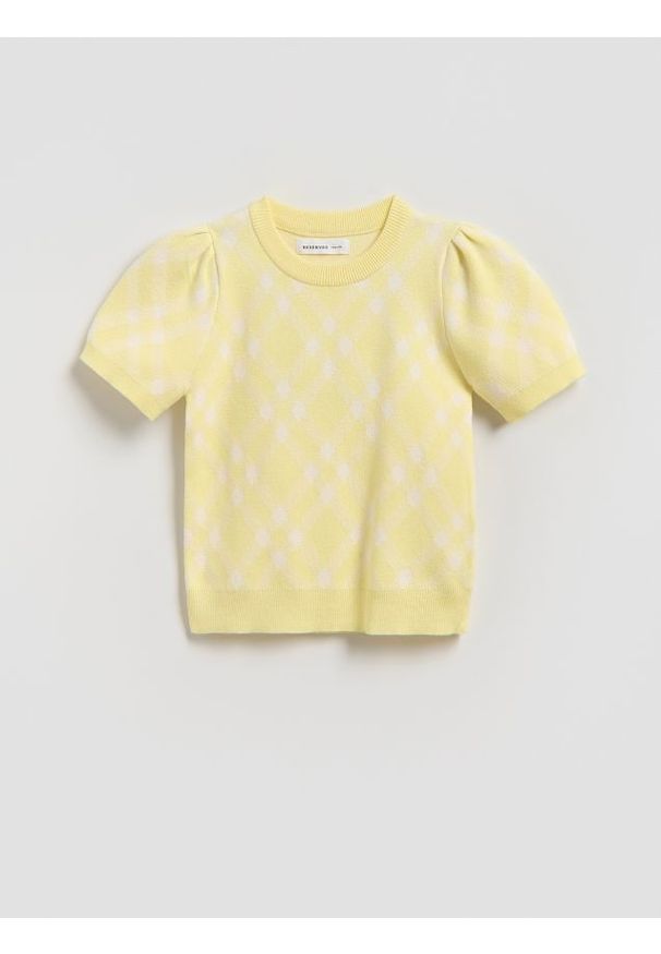 Reserved - Sweter z krótkim rękawem - jasnożółty. Kolor: żółty. Materiał: dzianina, wiskoza. Długość rękawa: krótki rękaw. Długość: krótkie