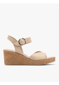 Ryłko - Beżowe sandały na koturnie. Kolor: beżowy. Materiał: skóra. Obcas: na koturnie. Styl: street