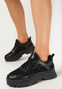 Born2be - Czarne Sneakersy Melanise. Nosek buta: okrągły. Kolor: czarny. Materiał: materiał. Wzór: jednolity #2