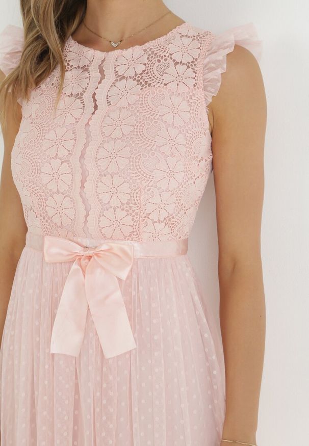 Born2be - Różowa Koktajlowa Sukienka z Koronkową Górą i Tiulowym Dołem Sleda. Kolor: różowy. Materiał: tiul, koronka. Styl: wizytowy