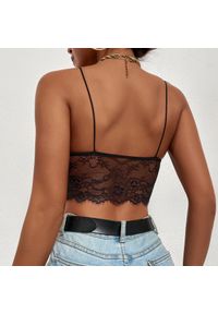 Intica - Biustonosz koronkowy bez fiszbin z kokardkami Hayriye. Kolor: czerwony. Materiał: koronka. Wzór: koronka #6