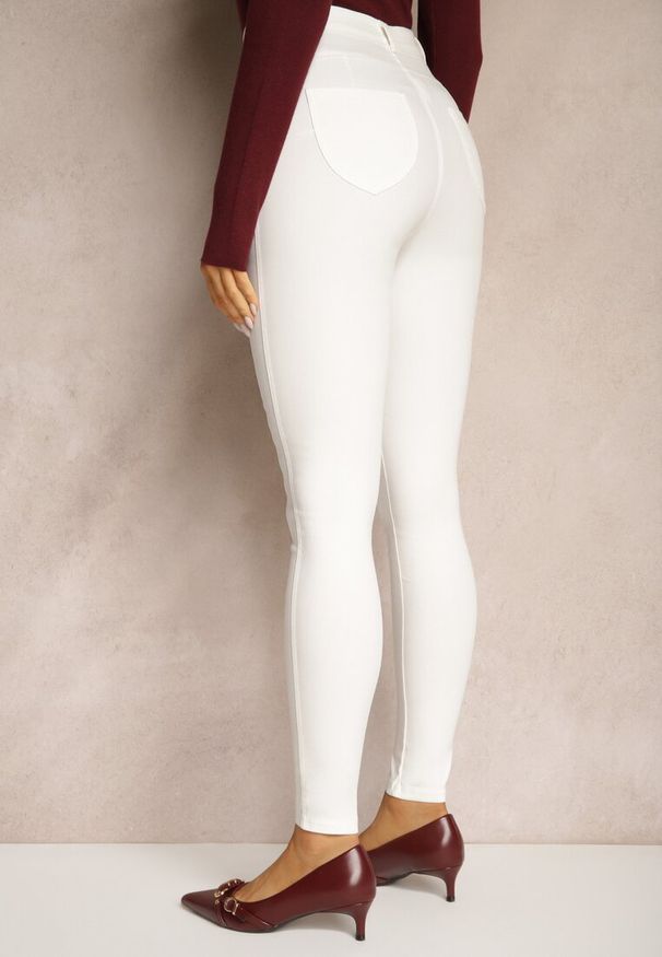 Renee - Białe Skinny Jeansy z Bawełną High Waist Lorie. Okazja: na co dzień. Stan: podwyższony. Kolor: biały. Styl: wizytowy, casual, elegancki