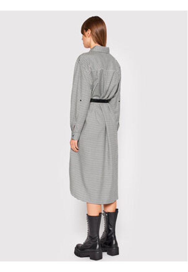 Hugo Sukienka koszulowa Ecleni 50458578 Czarny Loose Fit. Kolor: czarny. Materiał: lyocell. Typ sukienki: koszulowe