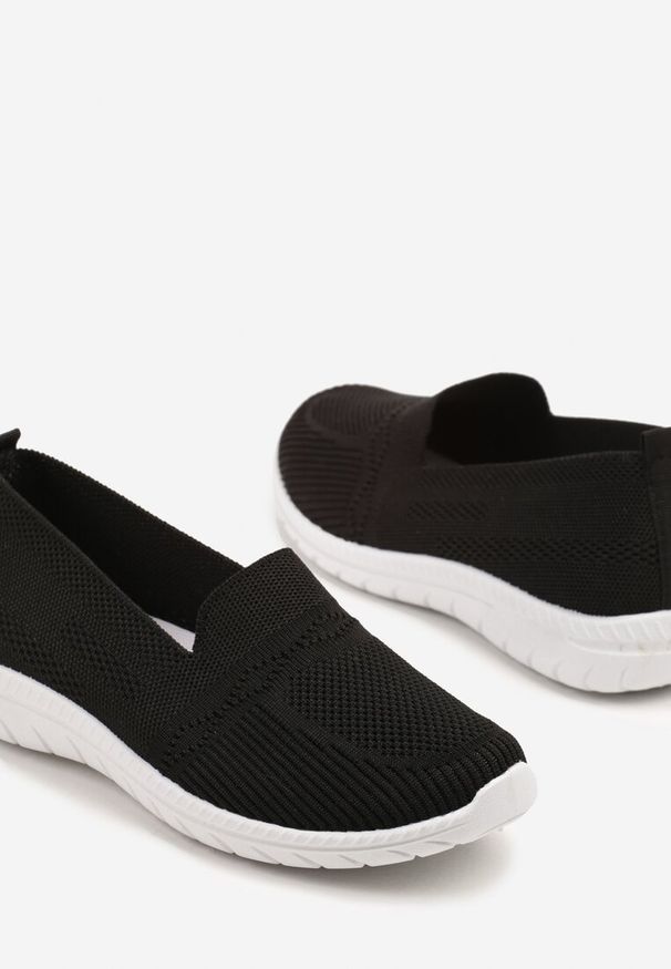 Born2be - Czarne Wsuwane Tenisówki Mokasyny Venni. Okazja: na co dzień, na spacer. Zapięcie: bez zapięcia. Kolor: czarny. Materiał: jeans, dresówka. Styl: casual, elegancki