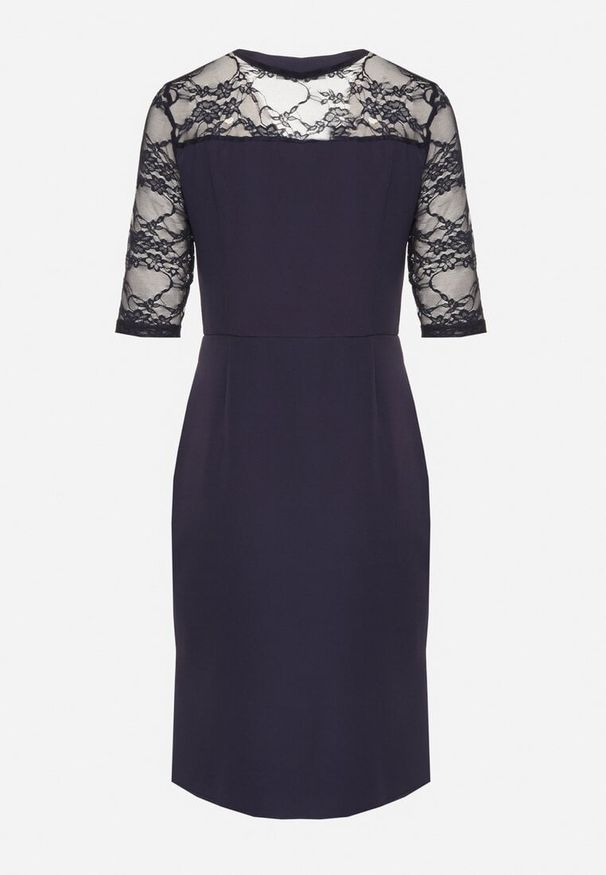 Born2be - Granatowa Asymetryczna Sukienka Vices o Dopasowanym Kroju z Koronką Natifese. Okazja: na co dzień. Typ kołnierza: dekolt kwadratowy. Kolor: niebieski. Materiał: koronka. Wzór: koronka. Typ sukienki: asymetryczne. Styl: casual, klasyczny, elegancki