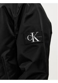 Calvin Klein Jeans Kurtka bomber J30J325110 Czarny Relaxed Fit. Kolor: czarny. Materiał: syntetyk