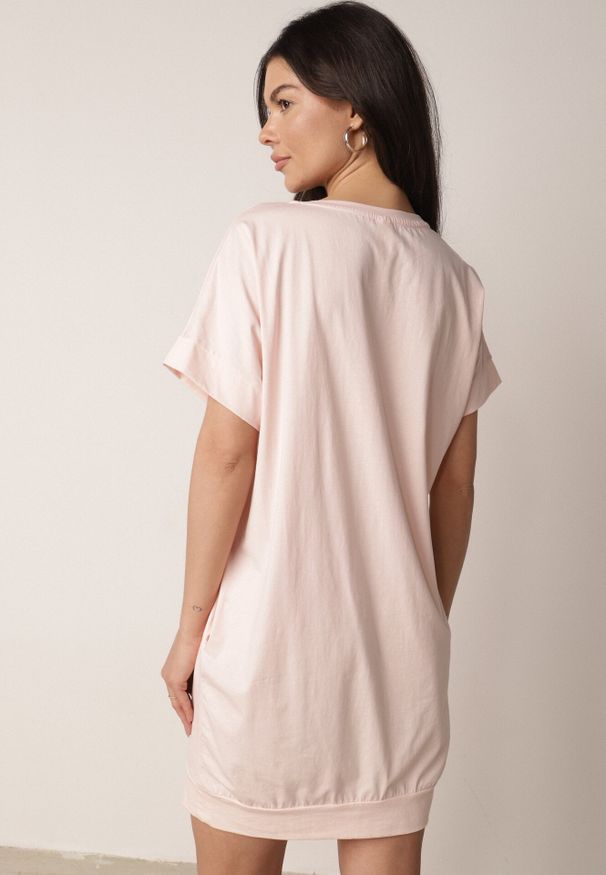 Born2be - Jasnoróżowa Pudełkowa Sukienka T-shirtowa o Krótkim Kroju Orlella. Kolor: różowy. Sezon: lato