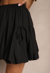 Renee - Czarna Spódnica o Rozkloszowanym Kroju z Kokardami Ularosiel. Okazja: na co dzień, na spacer. Kolor: czarny. Wzór: aplikacja. Styl: casual, elegancki #4