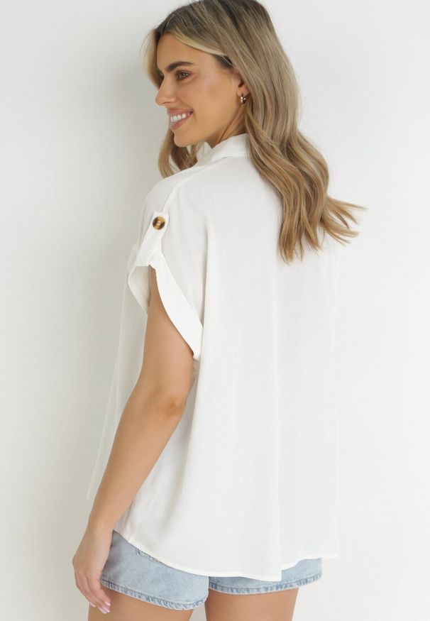 Born2be - Biała Koszula z Krótkim Rękawem Talias. Kolor: biały. Długość rękawa: krótki rękaw. Długość: krótkie