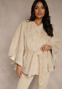 Renee - Beżowe Futerkowe Ponczo Ozdobione Paskiem Monareva. Okazja: na co dzień. Kolor: beżowy. Materiał: jeans. Wzór: aplikacja. Styl: casual, elegancki #1