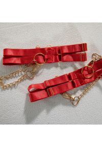 Intica - Komplet bielizny z pasem i łańcuszkiem elegancki design Hajnalka. Kolor: czerwony. Materiał: tkanina #2