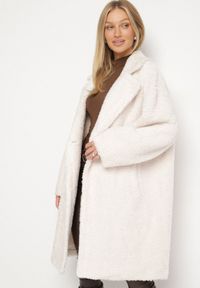 Born2be - Biały Dwurzędowy Płaszcz Teddy o Fasonie Oversize Anerre. Typ kołnierza: golf. Kolor: biały. Materiał: dzianina, jeans, wełna. Styl: elegancki