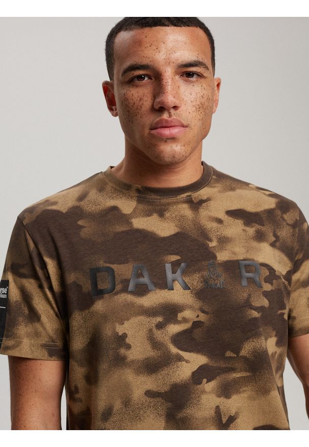 Diverse - T-shirt męski z nadrukiem DKR D 0723 S1825 - - Rozmiar: XL. Kolor: brązowy. Materiał: bawełna. Wzór: nadruk