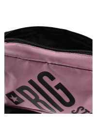Big Star Accessories - Torba damska Big Star, kosmetyczka wykonana z materiału syntetycznego z nadrukowanym logo na froncie zapinana na zamek błyskawiczny, róż ciemny, II57. Kolor: różowy. Styl: casual, elegancki #5