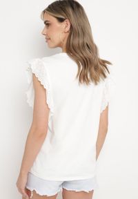 Born2be - Biały Bawełniany Top z Falbanką przy Rękawach Tiavanna. Typ kołnierza: kołnierz z falbankami. Kolekcja: plus size. Kolor: biały. Materiał: bawełna. Styl: elegancki #4