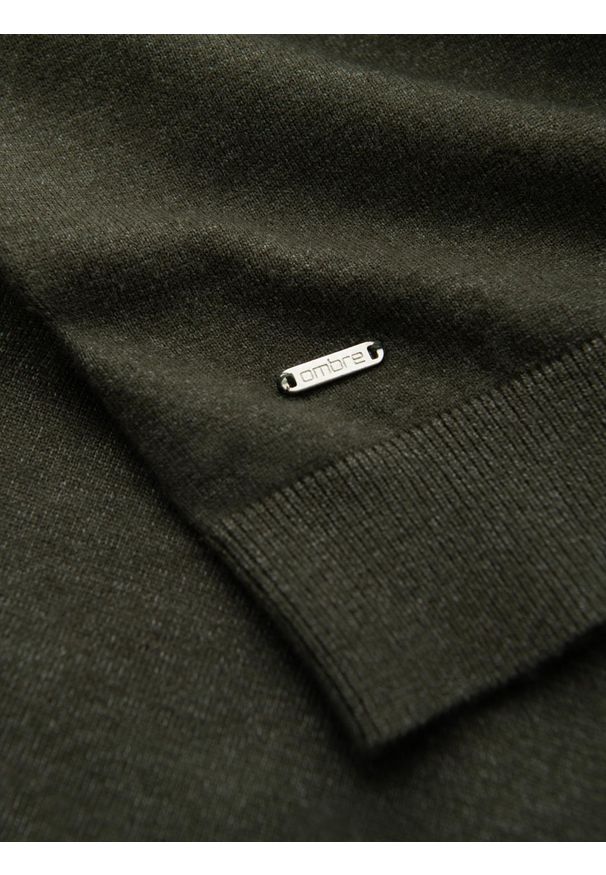 Ombre Clothing - Dzianinowy golf męski z wiskozą – ciemnooliwkowy melanż V5 OM-SWTN-0127 - XXL. Typ kołnierza: golf. Kolor: niebieski. Materiał: wiskoza, dzianina. Wzór: melanż. Styl: klasyczny, elegancki
