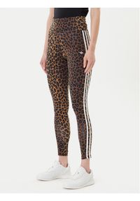 Adidas - adidas Legginsy Leopard 3-Stripes JW7308 Brązowy Slim Fit. Kolor: brązowy. Materiał: bawełna