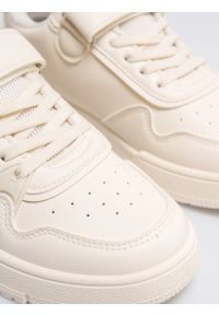 Big-Star - Sneakersy damskie beżowe RR374051 801. Okazja: na co dzień. Zapięcie: rzepy. Kolor: beżowy. Materiał: materiał #4