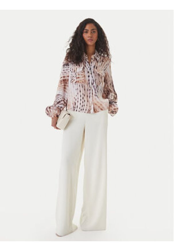 Guess Koszula W6GH22 W1789 Beżowy Regular Fit. Kolor: beżowy. Materiał: wiskoza