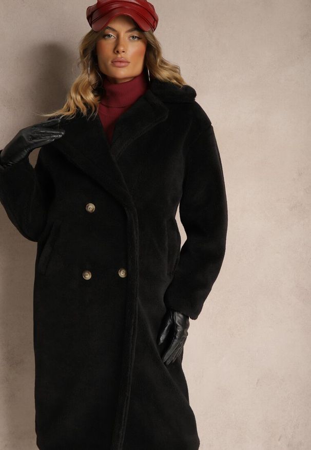 Renee - Czarny Dwurzędowy Płaszcz z Futerkiem Zelirra. Okazja: na co dzień. Kolor: czarny. Materiał: futro. Sezon: zima, jesień. Styl: elegancki, casual