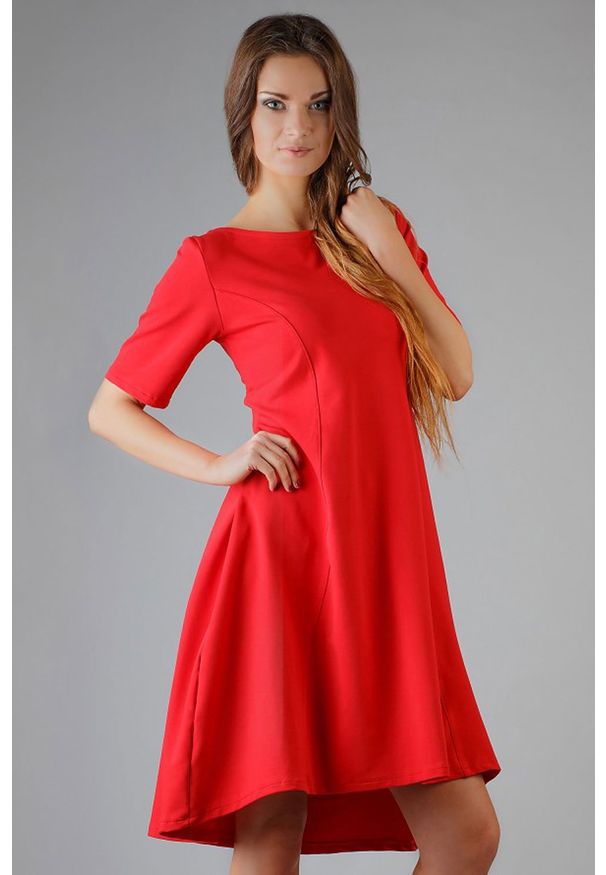 Tessita - Czerwona Elegancka Rozkloszowana Sukienka z Wydłużonym Tyłem. Kolor: czerwony. Materiał: elastan, bawełna. Styl: elegancki