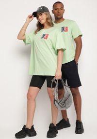 Born2be - Jasnozielona Bawełniana Koszulka z Nadrukiem Zenalin. Okazja: na co dzień. Kolor: zielony. Materiał: bawełna. Wzór: nadruk. Styl: klasyczny, elegancki, casual