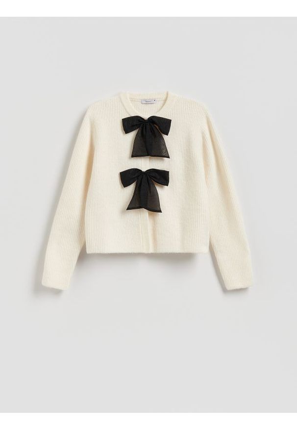 Reserved - Kardigan z kokardkami - kremowy. Typ kołnierza: kokarda. Kolor: kremowy. Materiał: dzianina
