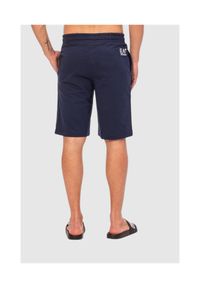 EA7 Emporio Armani - EA7 Granatowe męskie bawełniane szorty z dużym logo, Rozmiar S. Kolor: niebieski. Materiał: bawełna #2