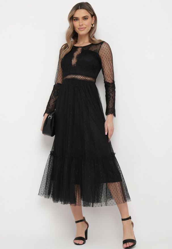 Born2be - Czarna Sukienka Maxi o Rozkloszowanym Fasonie z Ozdobną Koronką i Tiulem Steilla. Kolor: czarny. Materiał: tiul, koronka. Wzór: koronka. Długość: maxi