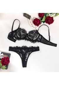 Intica - Koronkowy komplet bielizny push-up ze stringami Alheide. Kolor: czerwony. Materiał: koronka. Długość: długie. Wzór: koronka #2