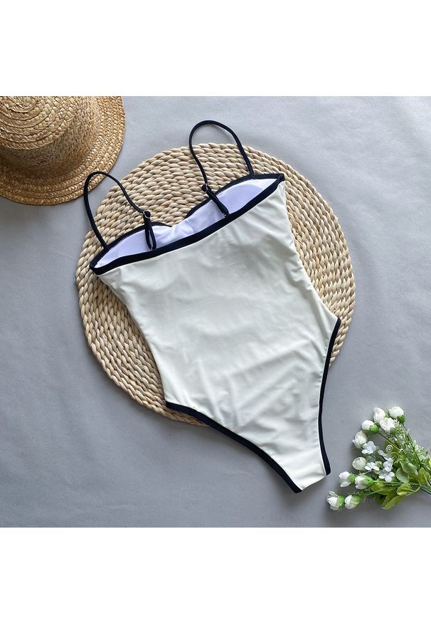 Intica - Strój kąpielowy jednoczęściowy z lamówką na plażę i basen Margitte. Kolor: beżowy. Materiał: materiał