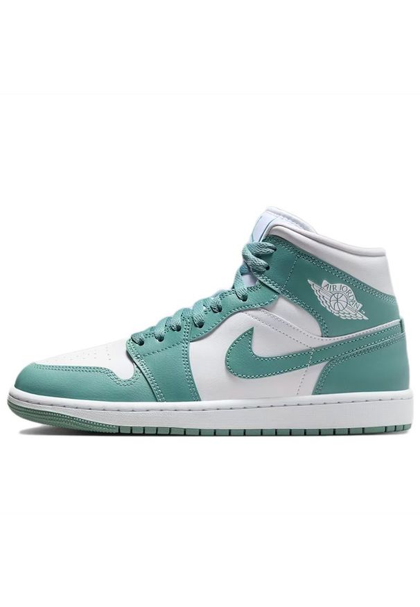 Buty damskie Nike Air Jordan 1 Mid BQ6472-138 - biało- zielone. Kolor: zielony, biały, wielokolorowy. Materiał: guma, syntetyk, materiał, skóra. Szerokość cholewki: normalna