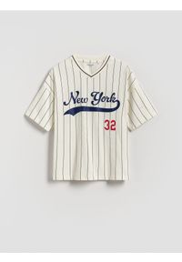 Reserved - T-shirt z nadrukiem - złamana biel. Materiał: dzianina, bawełna. Wzór: nadruk #1