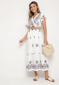 Born2be - Biało-Niebieska Wiskozowa Sukienka z Paskiem w Ornamentny Wzór Nilorine. Okazja: na co dzień, na spacer. Kolor: niebieski. Materiał: wiskoza. Typ sukienki: kopertowe. Styl: klasyczny, casual, elegancki #4