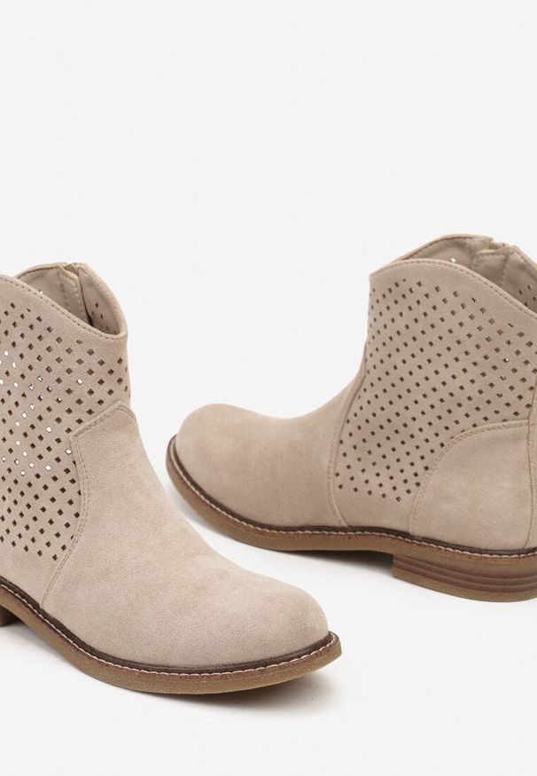 Born2be - Beżowe Botki z Ażurową Cholewką i Skórzaną Wkładką Tinalei. Okazja: na co dzień. Kolor: beżowy. Materiał: skóra. Szerokość cholewki: normalna. Wzór: ażurowy. Styl: casual, klasyczny, elegancki