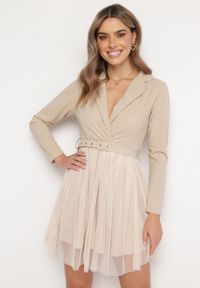 Born2be - Jasnobeżowa Kopertowa Sukienka Mini z Paskiem i Tiulem na Dole Anaida. Kolor: beżowy. Materiał: tiul. Wzór: aplikacja. Typ sukienki: kopertowe. Długość: mini #5