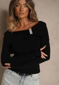 Renee - Czarny Sweter z Wiskozą i Ozdobą z Cyrkonii Mirrise. Okazja: na co dzień. Kolor: czarny. Materiał: wiskoza. Wzór: aplikacja. Styl: klasyczny, casual, elegancki