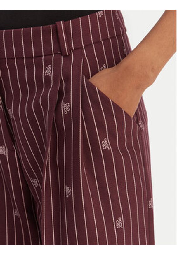 Hugo - HUGO Spodnie materiałowe Haviri 50554419 Bordowy Relaxed Fit. Kolor: czerwony. Materiał: syntetyk