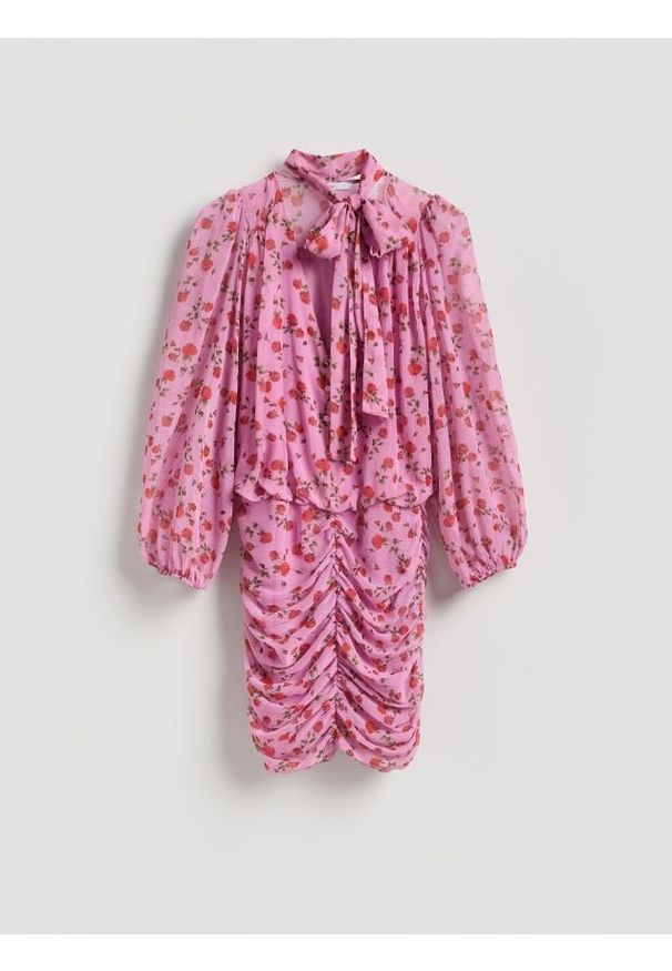 Reserved - Sukienka mini z wiązaniem - wielobarwny. Materiał: tkanina. Długość: mini