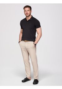 Ombre Clothing - Jednokolorowa koszulka męska polo BASIC z dzianiny pique - czarna V1 - Rozmiar: 4XL. Okazja: na co dzień. Typ kołnierza: polo. Kolor: czarny. Materiał: dzianina. Wzór: jednolity, aplikacja, haft. Styl: casual, sportowy, wizytowy #1