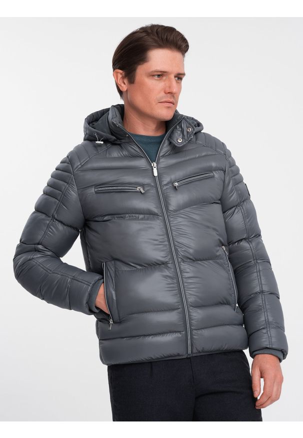Ombre Clothing - Mocno ocieplona pikowana męska kurtka z odpinanym kapturem – grafitowa V3 OM-JAHP-22FW-010 - XXL. Typ kołnierza: kołnierzyk stójkowy. Kolor: szary. Materiał: skóra, syntetyk, poliester, materiał. Długość: krótkie. Wzór: gładki, aplikacja. Sezon: zima. Styl: sportowy