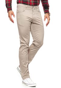 Wrangler - WRANGLER SPODNIE MĘSKIE ARIZONA DESERT TAUPE W12ORW227 112126446. Materiał: materiał